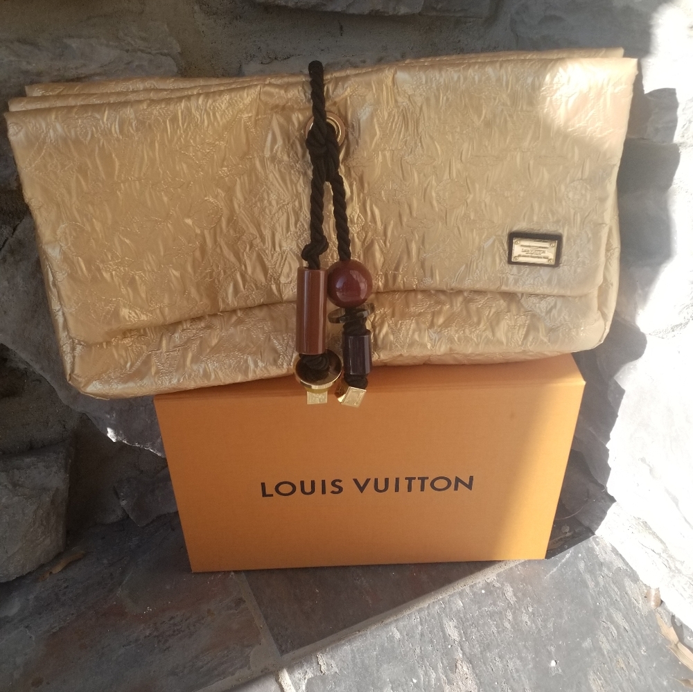 Sale ❤Louis Vuitton Clutch❤